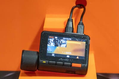 前方4K、後方2K、車両側方2K対応のMiVue DR50