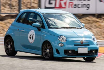 アバルト 500：ミッションはパドルシフト式5速シーケンシャルMTの「MTA」仕様