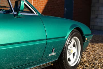 9万2000ユーロ（邦貨換算約1470万円）で落札されたフェラーリ「400i オートマチック」（C）Bonhams