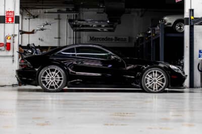 25万ドル〜35万ドル（邦貨換算約3730万円〜5220万円）で現在も販売中のメルセデス・ベンツ「SL65 AMG ブラックシリーズ」（C）Courtesy of RM Sotheby's