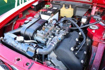 ランチア フルビア クーペ：エンジンの排気量は初期モデルなので1200cc。燃料供給装置はソレックス製キャブレター
