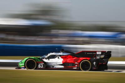 ランボルギーニ・スクアドラ・コルセとレーシングスーツメーカー「アルパインスターズ」は、レースウェアにおける長期的パートナーシップを発表した