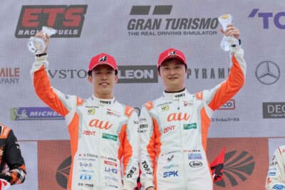 TGR TEAM au TOM’Sの坪井 翔選手（左）、山下健太（右）