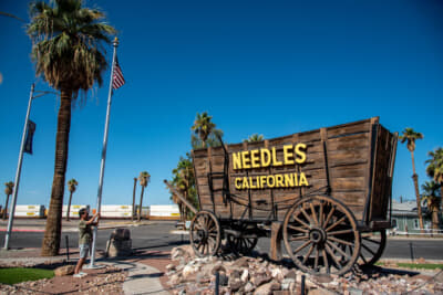 鉄道の町として発展してきたニードルスを象徴するフォトスポット