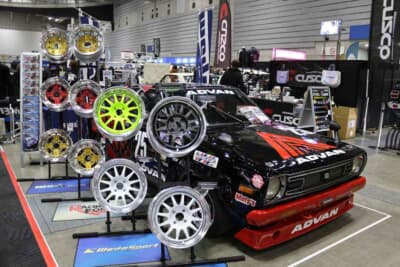 レーシング・フォージと共にウェッズスポーツ レーシングも展示
