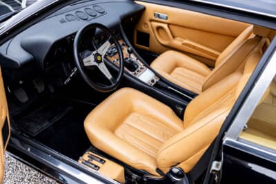 8万2800ユーロ（邦貨換算約1325万円）で落札されたフェラーリ「400i」（C）Bonhams