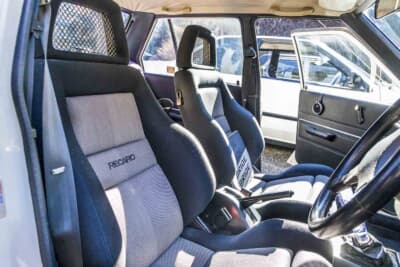 トヨタ 70系 カローラ：レカロのLSシートを2脚装着