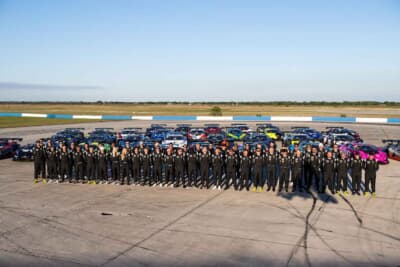 ランボルギーニ・スクアドラ・コルセとレーシングスーツメーカー「アルパインスターズ」は、レースウェアにおける長期的パートナーシップを発表した