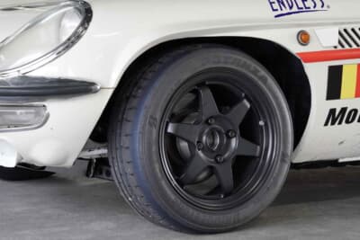 マツダ コスモスポーツ：ブリヂストンが販売しているスポーツドライブ向けタイヤのポテンザをセット