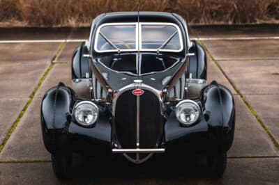 9万ユーロ（邦貨換算約1450万）で落札されたブガッティ「T57SCクーペ・アトランティーク ジュニアカー」（C）Courtesy of RM Sotheby's