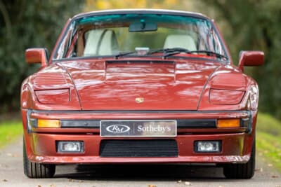 26万2500ユーロ（邦貨換算約4230万円）で落札されたポルシェ「911ターボ フラッハバウ」（C）Courtesy of RM Sotheby's