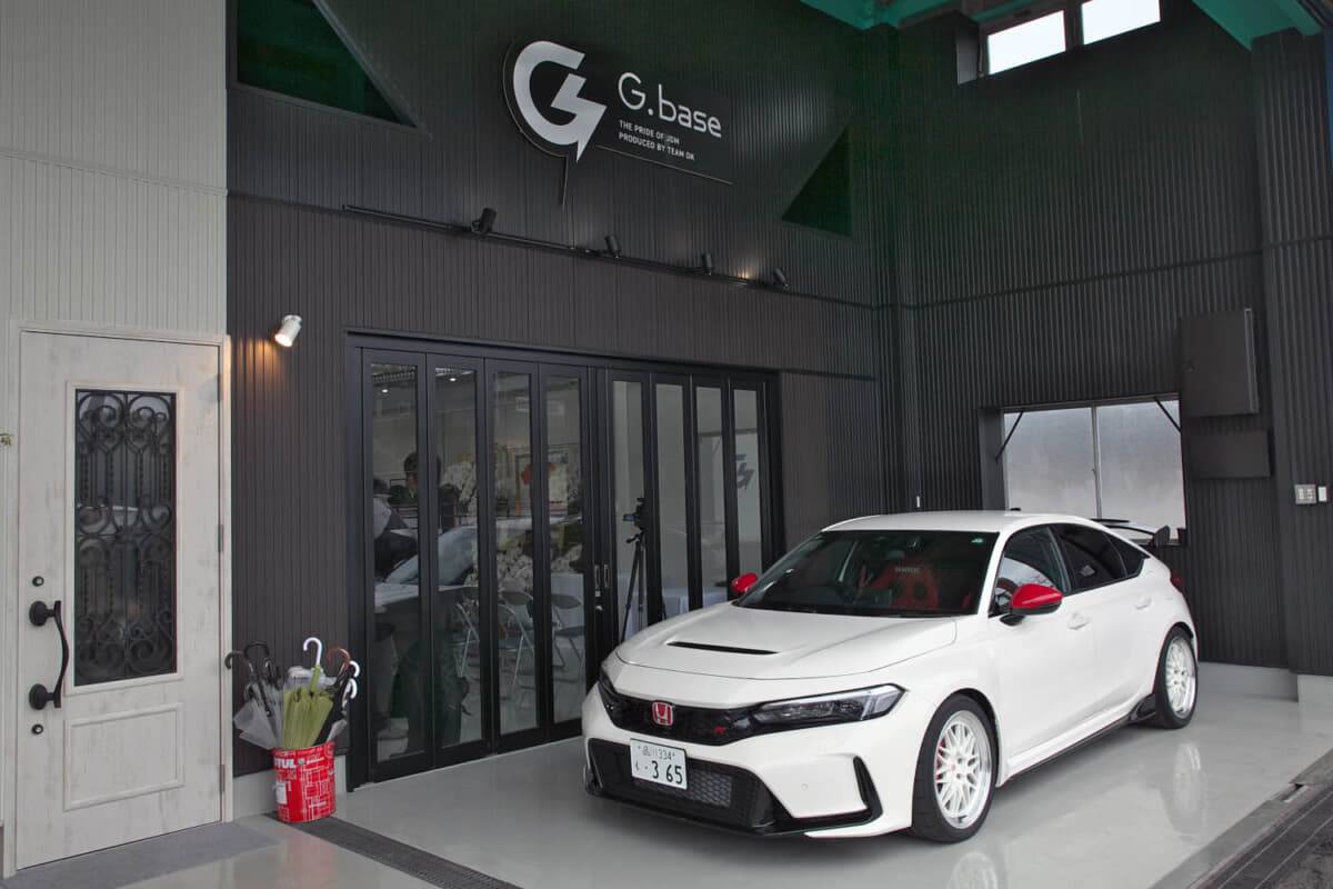 ドリキンの愛車が間近で見れる「G.base」がオープン…運が良けれ