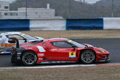 6号車 UNI-ROBO BLUEGRASS FERRARI