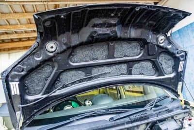 ダイハツ エッセ：ハートビートのFRPボンネットとリアゲートを装着。軽いうえにリーズナブルだと人気だ