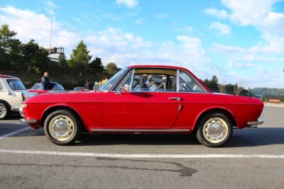 ランチア フルビア クーペ：ラリーレプリカになったフルビアを見かける機会は多いが、各部がノーマルのまま維持されている個体は少なくなった