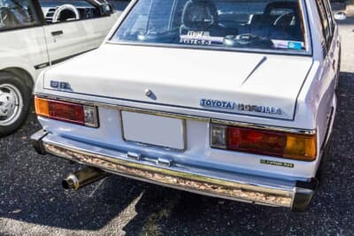 トヨタ 70系 カローラ：リアに15GLのロゴが備わる
