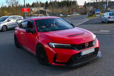 イギリスナンバーのホンダ シビック。なんと翌日も出会ってお互い大笑いしました