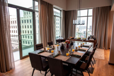 ブレックファストはスイートルームで振る舞われた