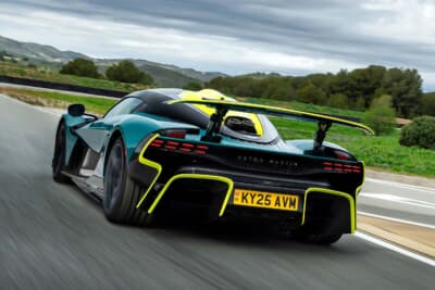 アストンマーティン ヴァルハラ：アストンマーティン初となる量産ミッドシップ・スーパーカーであり、初のPHEV（プラグインハイブリッド車）である