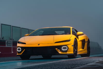 ランボルギーニ テメラリオ：13種類のドライブモードを装備し、日常の運転でもサーキットでも多用途でエキサイティングな走りを実現する