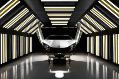 写真展「The Industrial Perspective(産業的視点)」は、普段目にすることのできない自動車工場の生産現場が舞台となっている