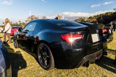 TOYOTA 86：純正のキレイなボディラインを尊重しているカスタマイズ。センスの良さを感じる1台だ