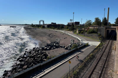 スペリオル湖は海のように広がっていた。風が強い