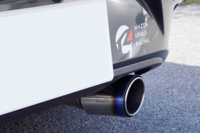 マツダ ND型 ロードスター:かつてのチューニング小僧は、やはり排気サウンドにはこだわりたいと、マフラーにHKS製のリーガマックス スポーツをセレクト