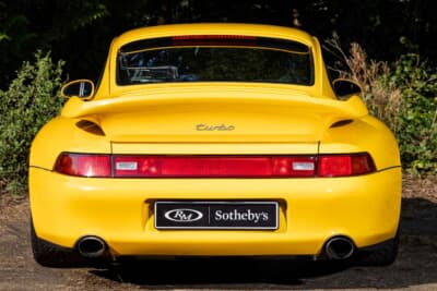 21万8500ユーロ（邦貨換算約3500万円）で落札されたポルシェ「911ターボ クーペ」（C）Courtesy of RM Sotheby's