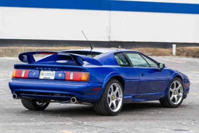 15万1200ドル（邦貨換算約2255万円）で落札されたロータス「エスプリV8」（C）Courtesy of RM Sotheby's