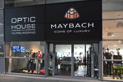 ニュルブルクリンクにはあまり関係なさそうなマイバッハのショップがあります
