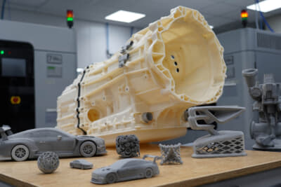 金属積層造形（AM）施設はFDM（溶融デポジションモデリング）による大型の機能部品から、MJF（マルチジェット・フュージョン）技術による空力テスト用モデルまで、多様な製造を実現している