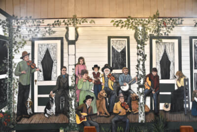 音楽のルーツは家族で演奏するフォークソングだった