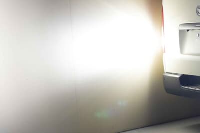 JEWEL LED BULB VL：T16/T20タイプのバックランプ用として、夜間の後退時に絶大な威力を発揮する