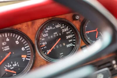 26万2500ユーロ（邦貨換算約4230万円）で落札されたポルシェ「911ターボ フラッハバウ」（C）Courtesy of RM Sotheby's