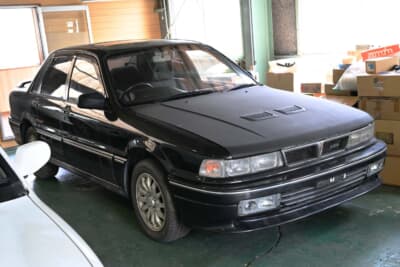 希少な「VR-4モンテカルロ」が2台ある。それだけを見ても変態レベル