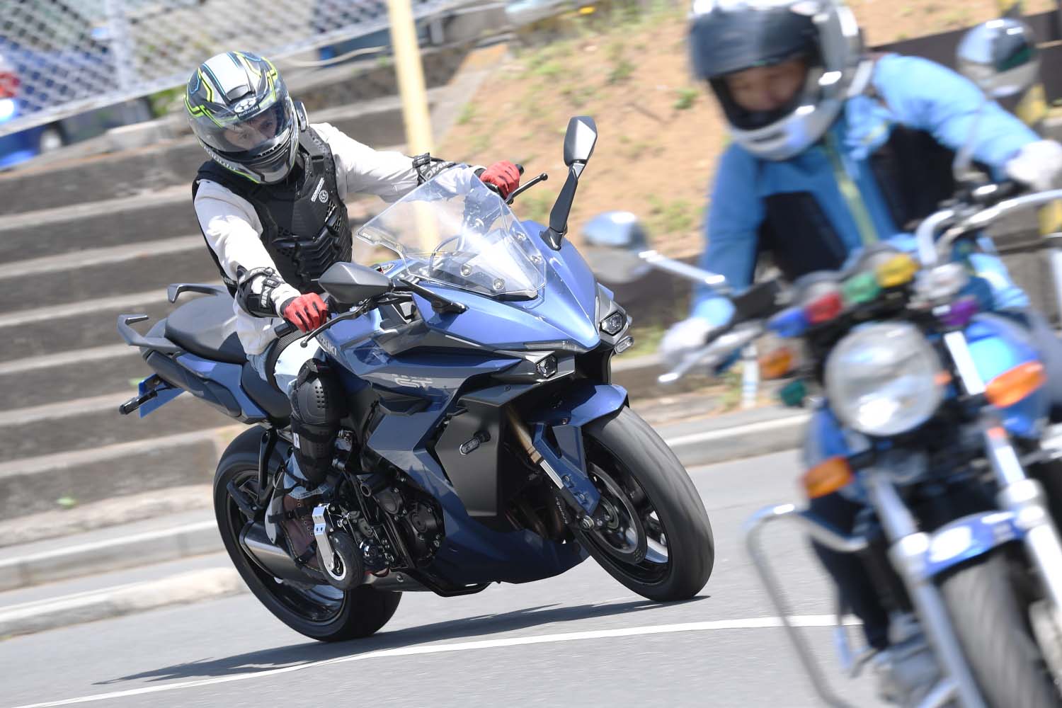 視覚障がい者でも箱根のワインディングを走りたい！「パラモトライダー