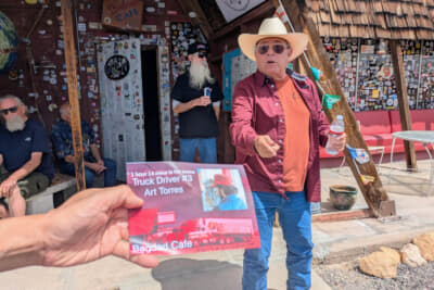 映画の1時間14分のシーンでトラックドライバーとしてちょっと出演したというおじさん