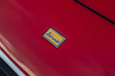 5万6350ユーロ（邦貨換算約900万円で落札されたフェラーリ「ディノ308GT4」（C）Bonhams