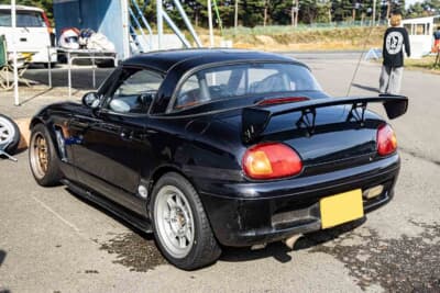 スズキ カプチーノ：エクステリアは小ぶりなリアウイングと、フロントフェンダーをワイド化した程度