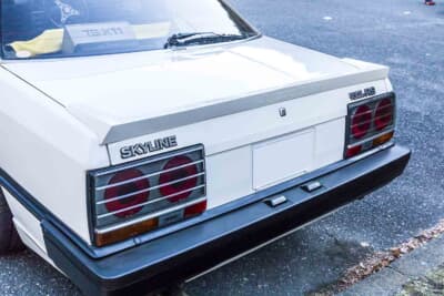 日産R30型 スカイライン 2000ターボインタークーラーRS:丸形テールランプを採用している