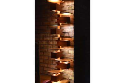 玄関に置かれた照明