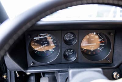 8万2800ユーロ（邦貨換算約1325万円）で落札されたフェラーリ「400i」（C）Bonhams