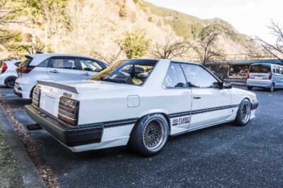 日産R30型 スカイライン 2000ターボインタークーラーRS:通称ターボCは、ターボモデルに空冷式インタークーラーを追加し、圧縮比をアップした仕様