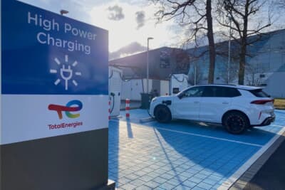 ニュルブルクリンクに新たに出来たTotalの充電ステーション
