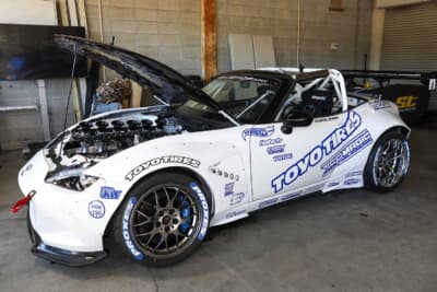 マツダ MX-5ミアータが、リンカーン・ウィデット選手の愛車。土曜日のドリフトデモパフォーマンスはマシントラブルによりお披露目できず。残念！