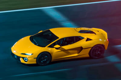 ランボルギーニ テメラリオ：テールライト、エキゾーストパイプなどに六角形のデザインが取り入れられた