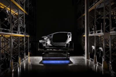 写真展「The Industrial Perspective(産業的視点)」は、普段目にすることのできない自動車工場の生産現場が舞台となっている