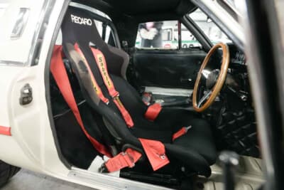 マツダ コスモスポーツ：レカロのバケットシートを装備。井出さんは30代のときにコスモスポーツを購入した