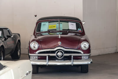 美麗なフォード クレストラインも売られていた